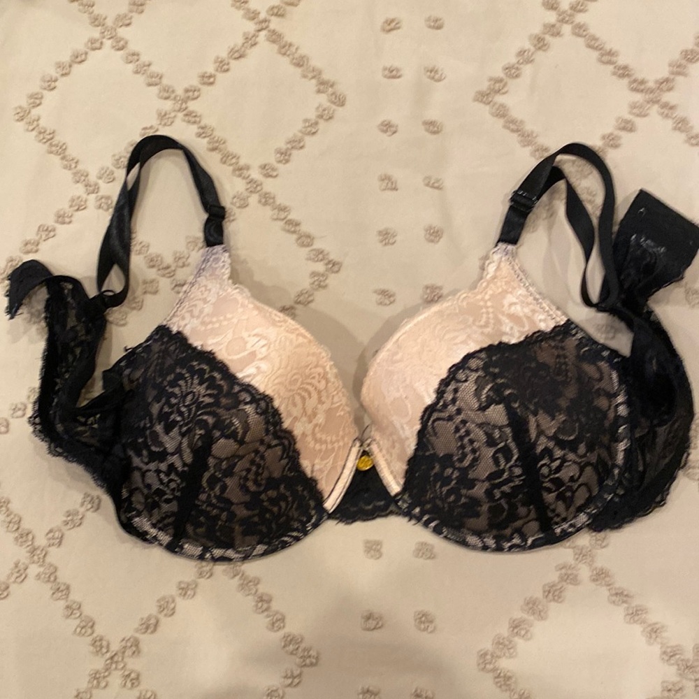 Jessica Simpson Bra